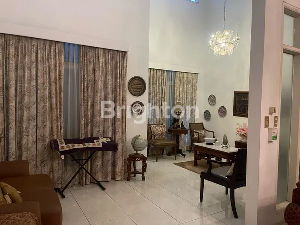 image RUMAH TERAWAT 2 LANTAI DI JATIWARINGIN ASRI BEKASI (3)