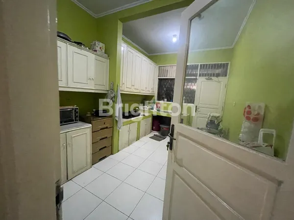 image RUMAH TERAWAT 2 LANTAI DI JATIWARINGIN ASRI BEKASI (4)