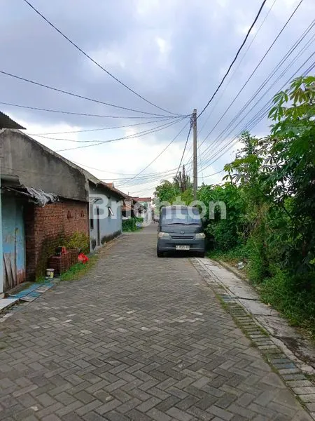 image HUNIAN STRATEGIS 4 KAMAR, SIAP HUNI DI SIDOARJO (8)