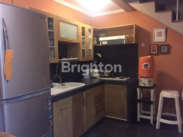 image RUMAH SIAP HUNI DI  ADORA PERMATA BINTARO 9  , FULLY FURNISHED & STRATEGIS DEKAT BIJ,,  RS. PREMIER BINTARO, FRESH MARKET EMERALD BINTARO AND BINTARO EXCHANGE. (4)