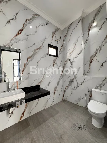 image HUNIAN SEMI-KLASIK MEWAH DI SURABAYA TIMUR (7)