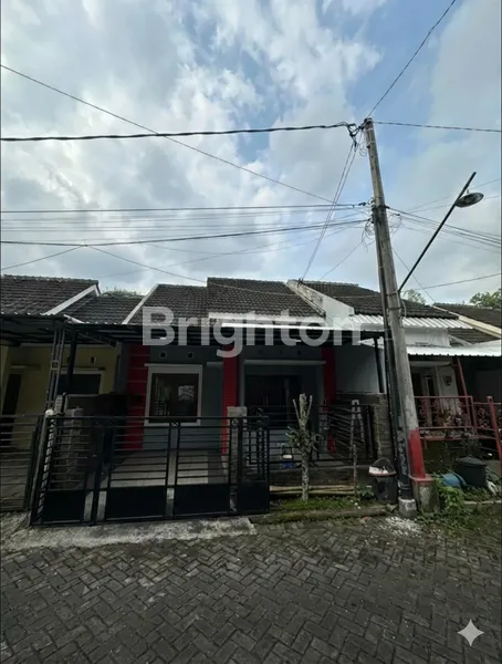 image DIJUAL RUMAH SIAP HUNI SEMI FURNISHED AREA SENGKALING SELANGKAH KE UMM SUHAT DINOYO KAMPUS UNIVERSITAS UNIVERSITAS TERNAMA DI KOTA MALANG STRATEGIS DEKAT BANYAK TEMPAT KULINER TERKENAL  (1)