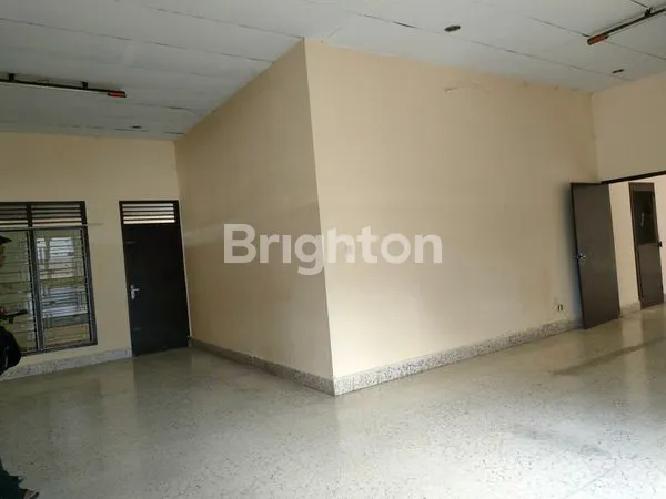 image RUMAH STRATEGIS – JL. ABDULLAH LUBIS (8)