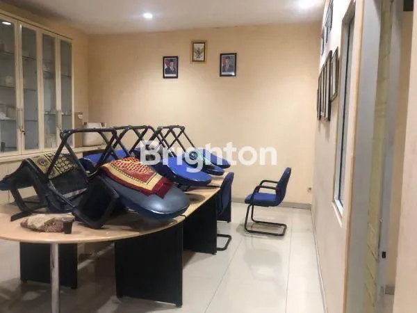 image GUDANG 2 LANTAI STRATEGIS DI MUSTIKA SARI, BEKASI (7)