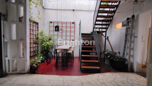 image RUMAH STRATEGIS  TOMANG 2 LANTAI COCOK UNTUK HUNIAN DAN USAHA (7)