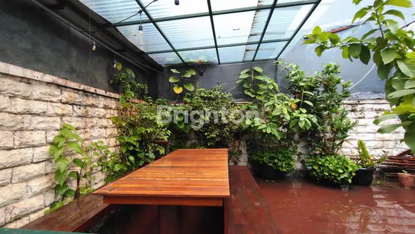 image RUMAH STRATEGIS  TOMANG 2 LANTAI COCOK UNTUK HUNIAN DAN USAHA (8)