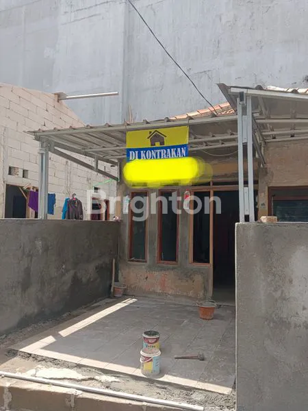 image DISEWAKAN RUMAH DEKAT DENGAN PUSAT KOTA, POSISI DEKAT DENGAN RUMAH SAKIT DHARMAIS DAN RS HARAPAN KITA, BARU DIRENOVASI (1)