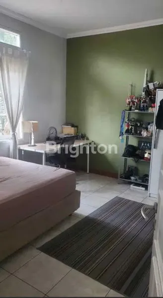 image RUMAH MEWAH 4+1 KT DI KEMANG PRATAMA BEKASI (6)