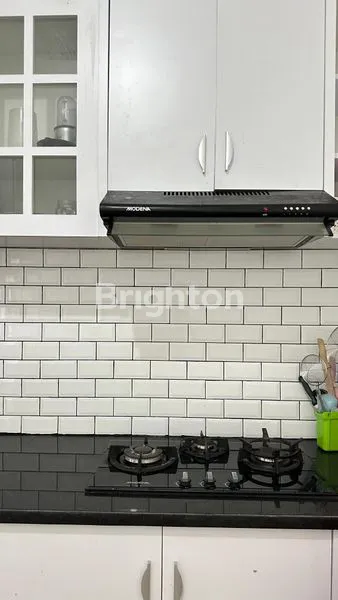 image RUMAH MEWAH 2 LANTAI LUAS TERAWAT KAWASAN PERUMAHAN YANG NYAMAN (3)