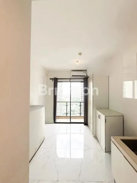 image UNIT VIEW POOL LANTAI TINGGI SKY HOUSE BSD TOWER LEONIE (1)