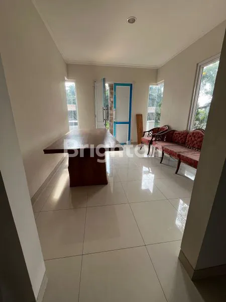 image RUMAH MEWAH SIAP HUNI KOTA WISATA (5)