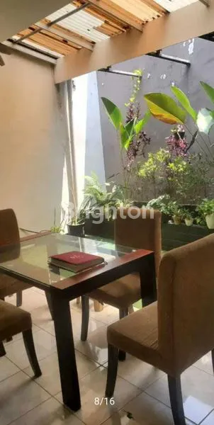 image DIJUAL RUMAH MEWAH DENGAN 4+1 KT DI KEMANG PRATAMA BEKASI (7)