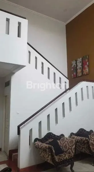 image DIJUAL RUMAH MEWAH DENGAN 4+1 KT DI KEMANG PRATAMA BEKASI (6)