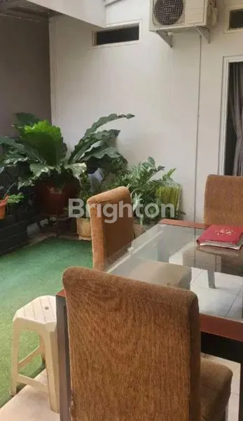 image DIJUAL RUMAH MEWAH DENGAN 4+1 KT DI KEMANG PRATAMA BEKASI (4)