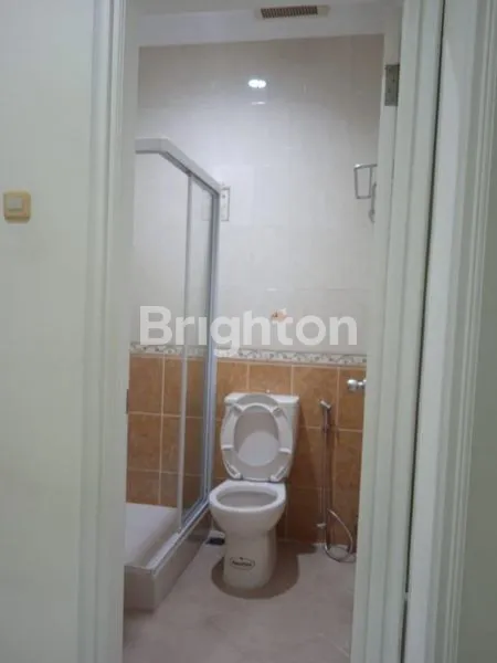 image RUMAH 2 LANTAI DI LIPPO KARAWACI, DEKAT SPH & UPH (8)