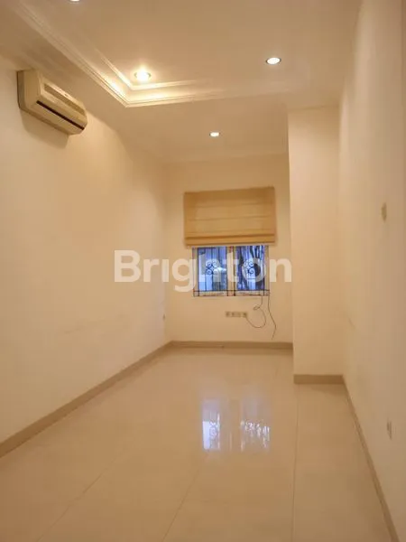 image RUMAH 2 LANTAI DI LIPPO KARAWACI, DEKAT SPH & UPH (6)