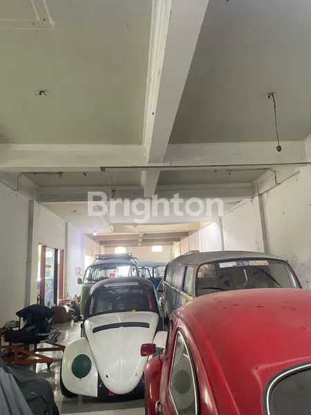 image BANGUNAN EKS BENGKEL MOBIL DI TENGAH KOTA SOLO (8)