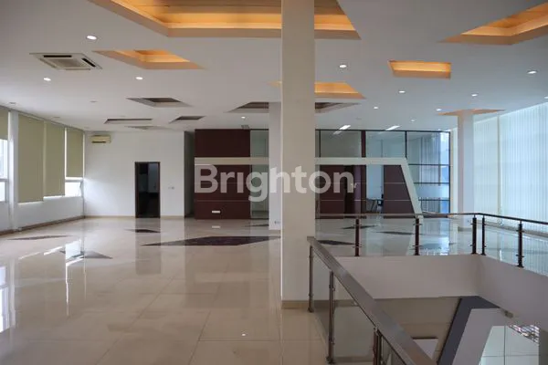 image DISEWAKAN KANTOR LUXURY MEWAH LENGAP DI PINGGIR JALAN RAYA KOTA BANDUNG (2)