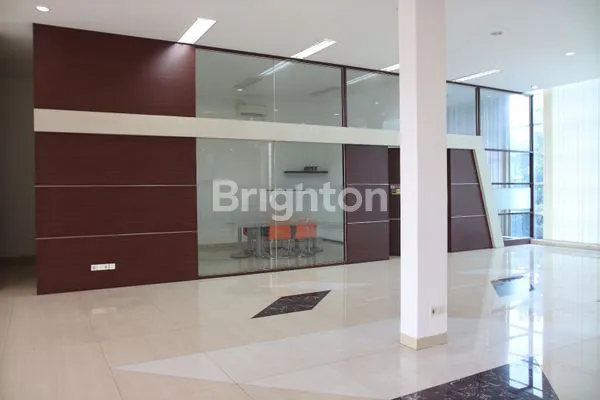 image DISEWAKAN KANTOR LUXURY MEWAH LENGAP DI PINGGIR JALAN RAYA KOTA BANDUNG (1)