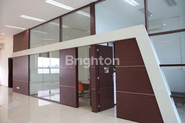 image DISEWAKAN KANTOR LUXURY MEWAH LENGAP DI PINGGIR JALAN RAYA KOTA BANDUNG (3)