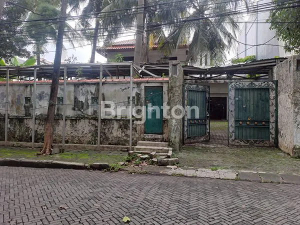image RUMAH TUA SHM LT 800M² DI JL .BONANG MENTENG (2)
