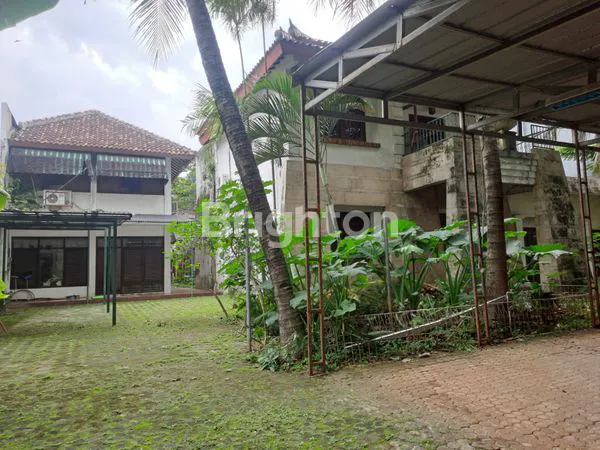 image RUMAH TUA SHM LT 800M² DI JL .BONANG MENTENG (3)