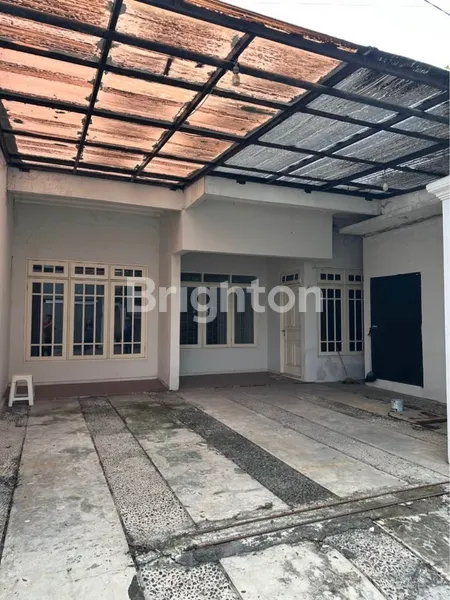 image RUMAH TAMAN PONDOK INDAH WIYUNG (2)