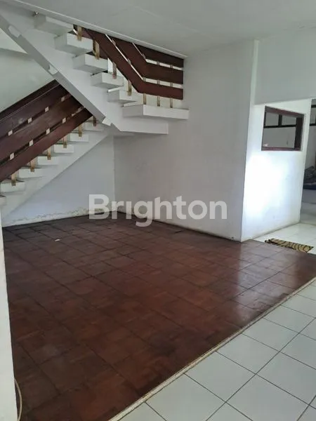 image RUMAH TUA SHM LT 800M² DI JL .BONANG MENTENG (6)