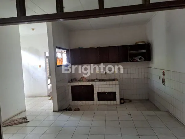 image RUMAH TUA SHM LT 800M² DI JL .BONANG MENTENG (7)