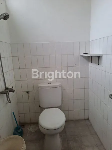 image RUMAH TUA SHM LT 800M² DI JL .BONANG MENTENG (8)