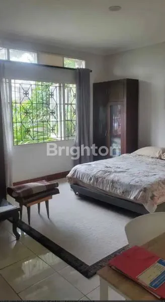 image RUMAH MEWAH 4+1 KT DI KEMANG PRATAMA, BEKASI (7)