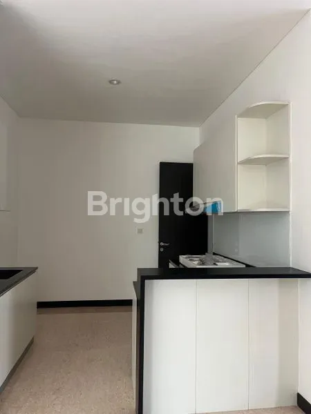 image RUMAH CANTIK ELEGAN 3 LANTAI HIERA WELTON BSD (3)