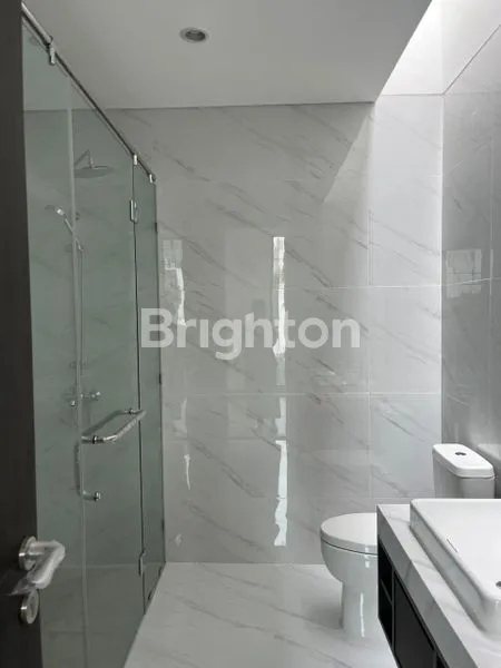 image RUMAH CANTIK ELEGAN 3 LANTAI HIERA WELTON BSD (8)