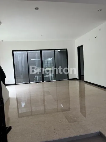 image RUMAH CANTIK ELEGAN 3 LANTAI HIERA WELTON BSD (2)