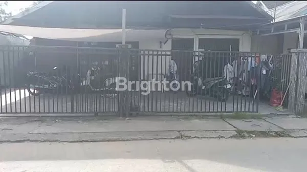 image RUMAH PINGGIR JALANAN BESAR (1)