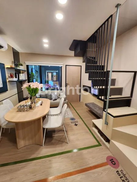 image RUMAH SCANDINAVIAN 4 KAMAR TIDUR 3 LANTAI AREA SERPONG 700JTAN (2)