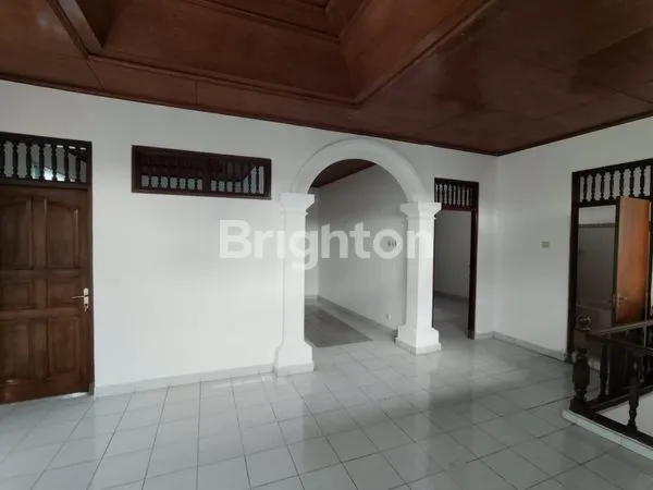 image DI SEWAKAN RUMAH 2 LANTAI SEMI FURNISHED DI SEKAR TUNJUNG (6)