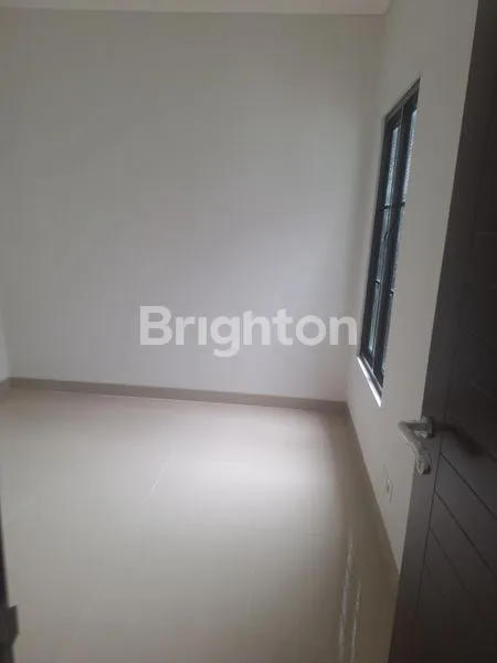 image RUMAH SIAP HUNI DI CLUSTER DUNSTER, LOKASI PREMIUM (4)