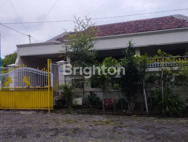 image RUMAH TERAWAT LT 198M² DI BUKIT KISMADANI, SIDOARJO (2)