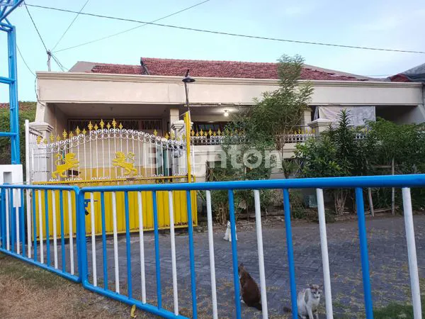 image RUMAH TERAWAT LT 198M² DI BUKIT KISMADANI, SIDOARJO (1)