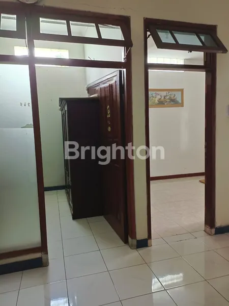 image RUMAH TERAWAT LT 198M² DI BUKIT KISMADANI, SIDOARJO (6)