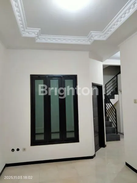 image RUMAH SETRO 2 LANTAI SIAP HUNI (1)