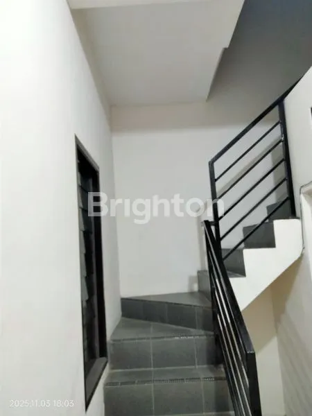 image RUMAH SETRO 2 LANTAI SIAP HUNI (3)