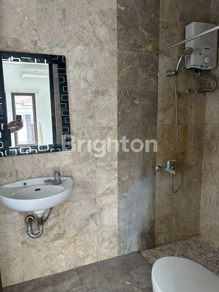 image RUMAH MODERN MINIMALIS GUNUNG BATU PASTEUR BANDUNG SIAP HUNI (4)