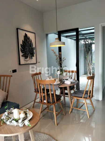 image RUMAH CONTOH MEWAH TIPE IVORY DELUXE DI GRAND SUNRISE GRESIK (2)