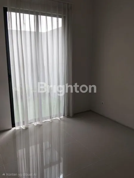 image RUMAH CONTOH MEWAH TIPE IVORY DELUXE DI GRAND SUNRISE GRESIK (5)