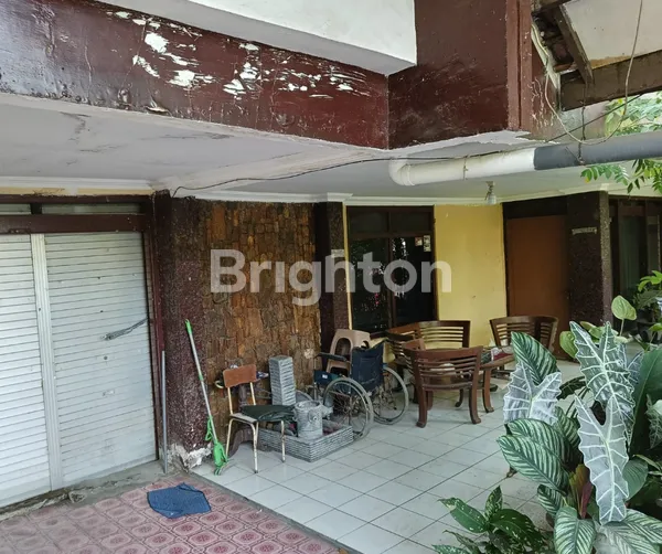 image RUMAH SECOND STRATEGIS TENGGILIS DEKAT KENDANGSARI UNIV UBAYA JEMURSARI PRAPEN RUNGKUT TRANSMART (2)