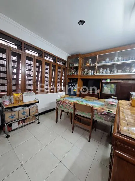 image RUMAH 1 LANTAI, STRATEGIS, TENGAH KOTA, AREA DR.SUPOMO  (7)