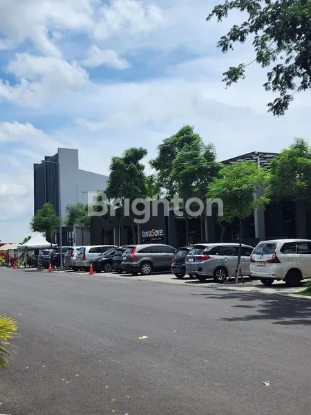 image RUMAH CONTOH MEWAH TIPE MAROON DI GRAND SUNRISE GRESIK (8)