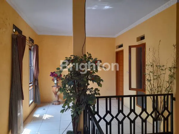 image RUMAH HOOK 2 LANTAI DI PONDOK GEDE, BEKASI (5)